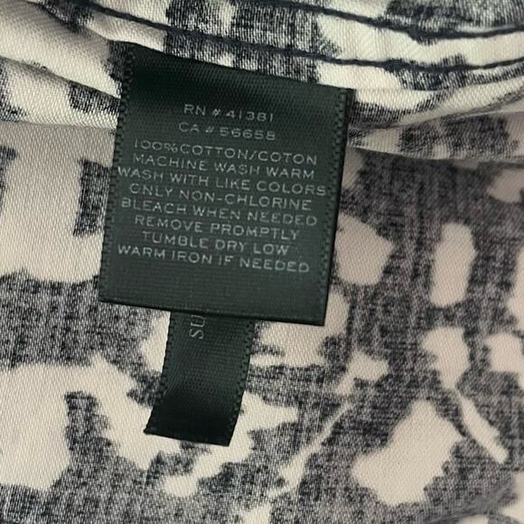 Lauren Ralph Lauren Womens Top Large Blue White Motif Tribal Geometric Button - Picture 6 of 6